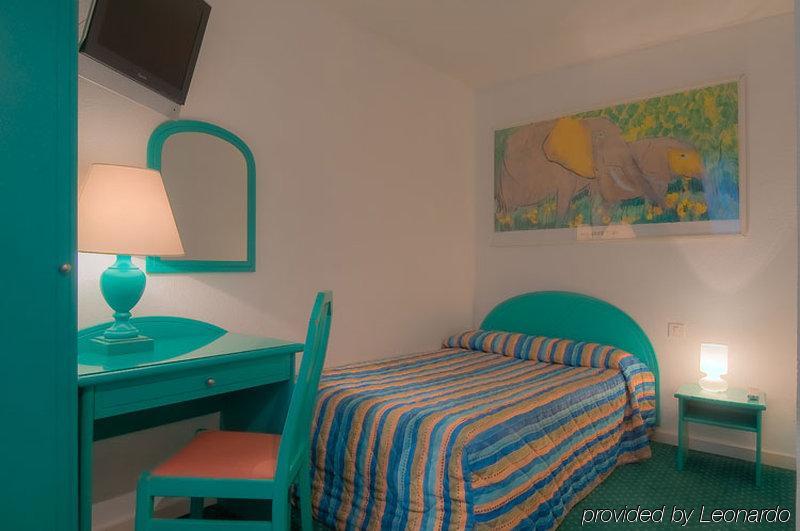 Croix De Malte Hotel Paris Phòng bức ảnh